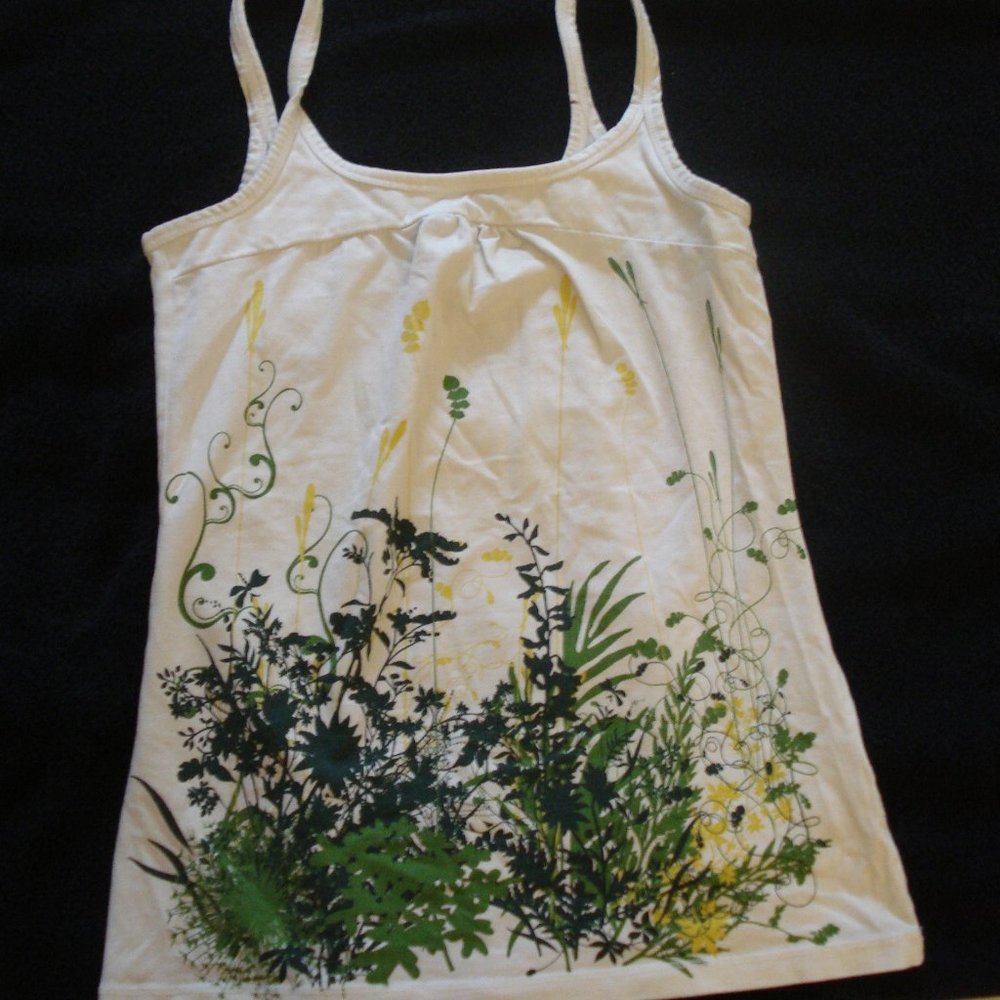 White spaghetti tank with leaves printed pattern